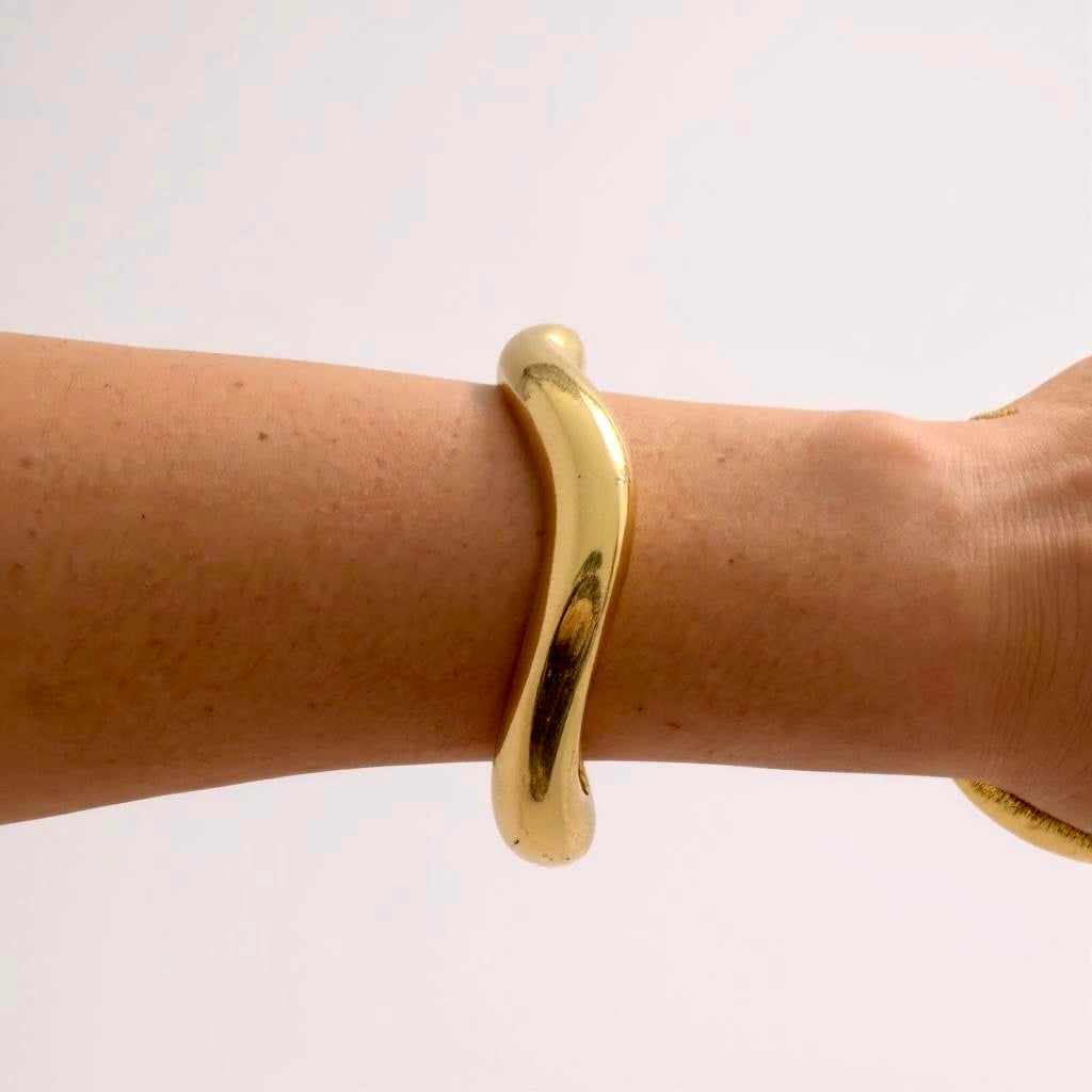 Sculpted Glow Cuff – 18K Gold Waterproof Bracelet