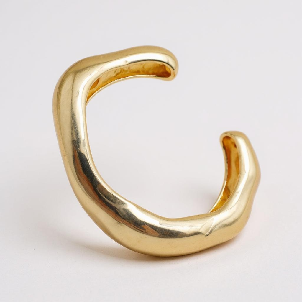 Sculpted Glow Cuff – 18K Gold Waterproof Bracelet