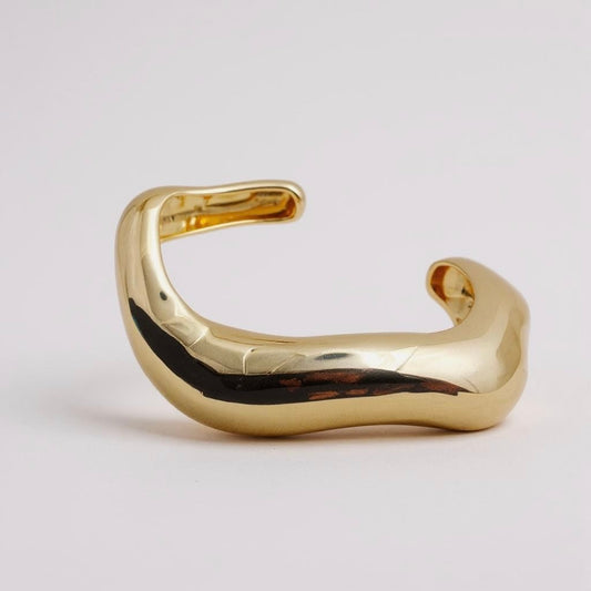 Sculpted Glow Cuff – 18K Gold Waterproof Bracelet